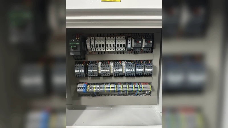 Elektrotechnik & Automation · 01